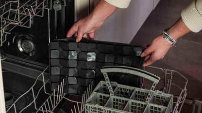 Tapis de Léchage Pétales de Fleurs Niveau difficile - Gris foncé